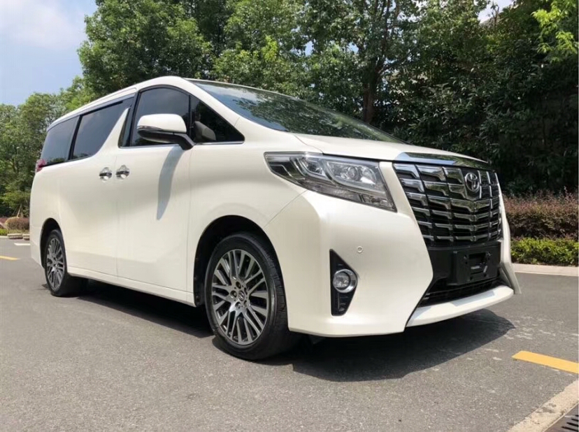 豐田埃爾法商務 900元